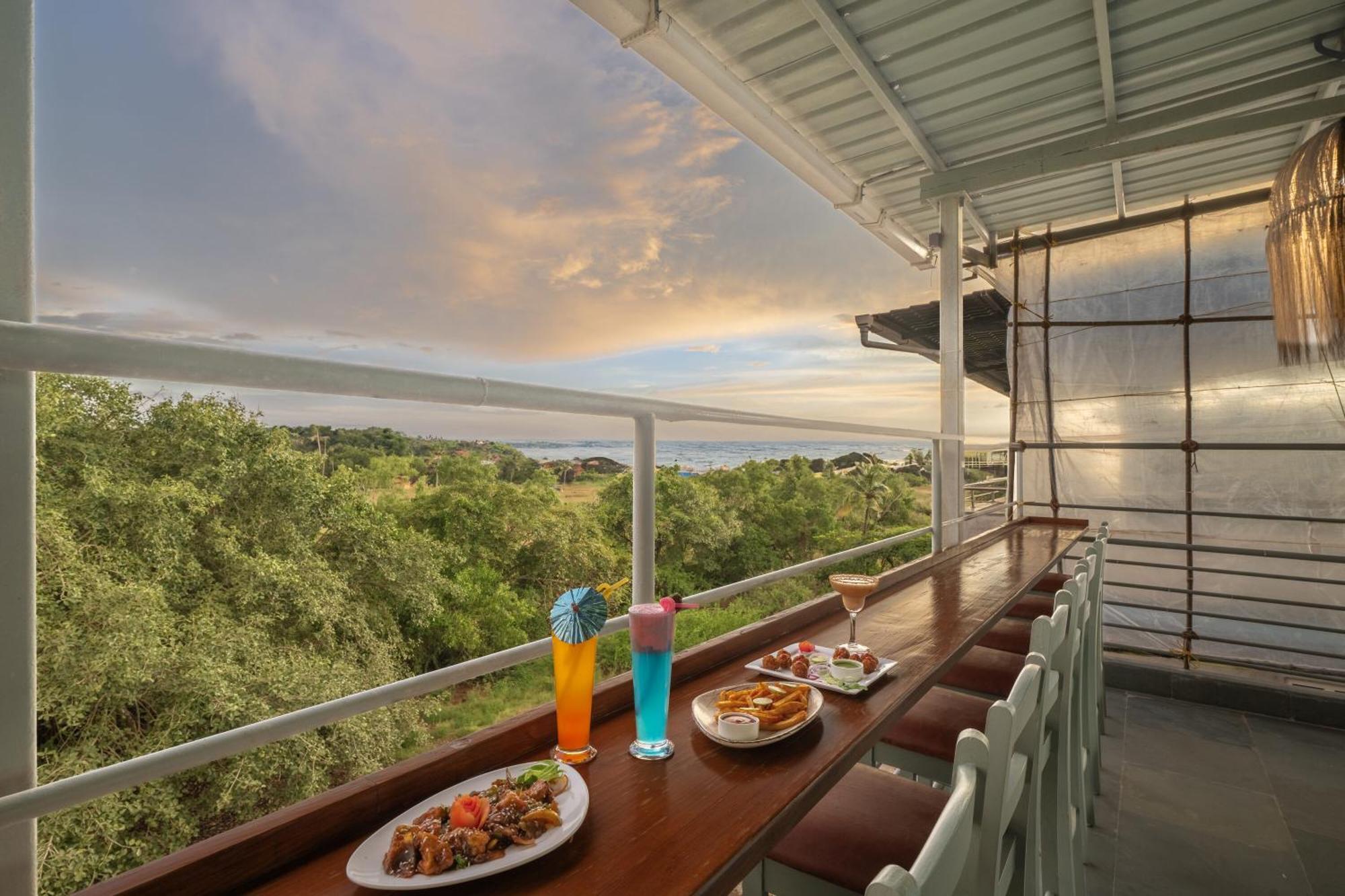Echor Samara Morjim Goa Sea View Restro Hotel Kültér fotó